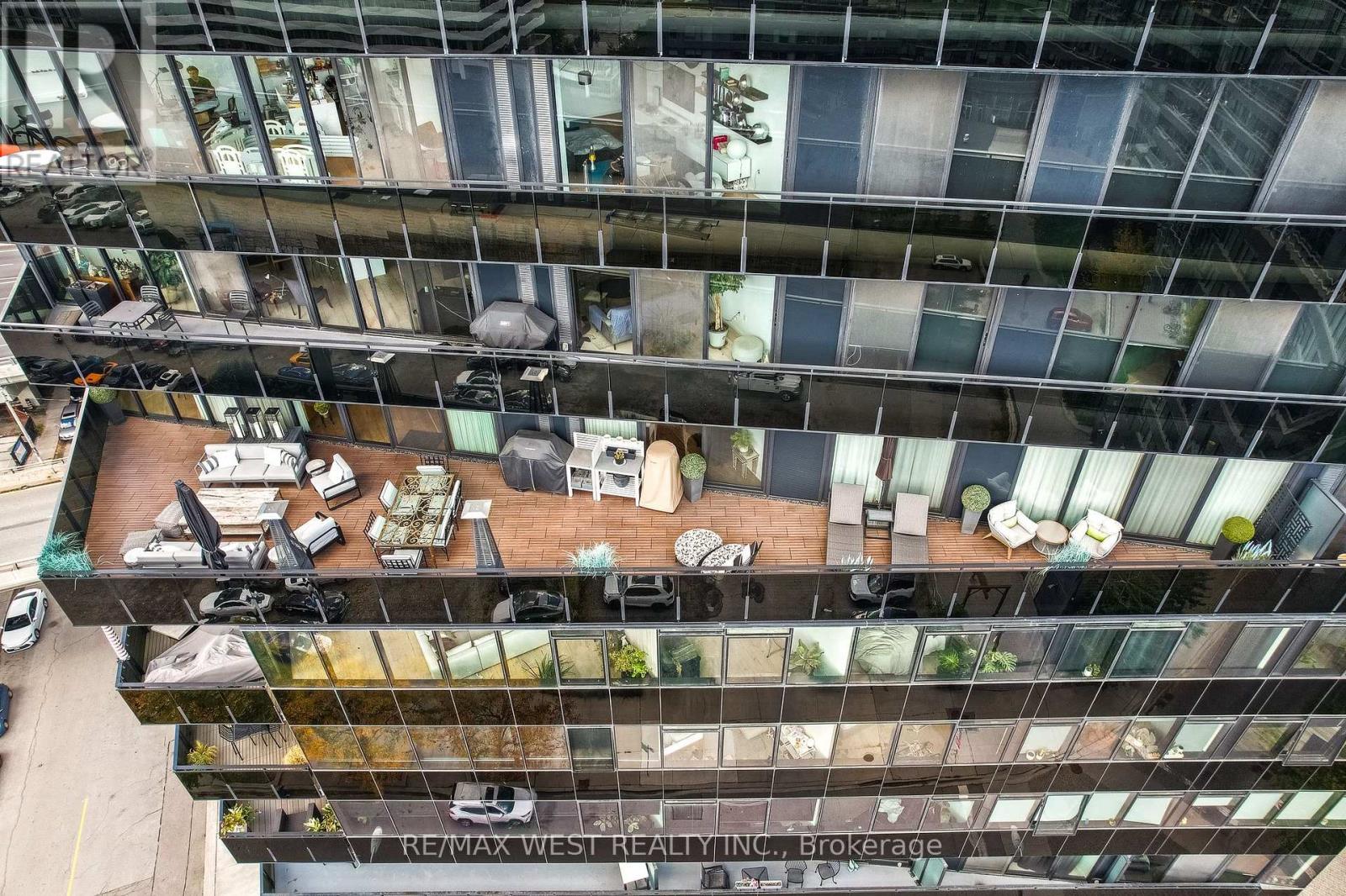 1002 - 21 Lawren Harris Square Property Photo 26
