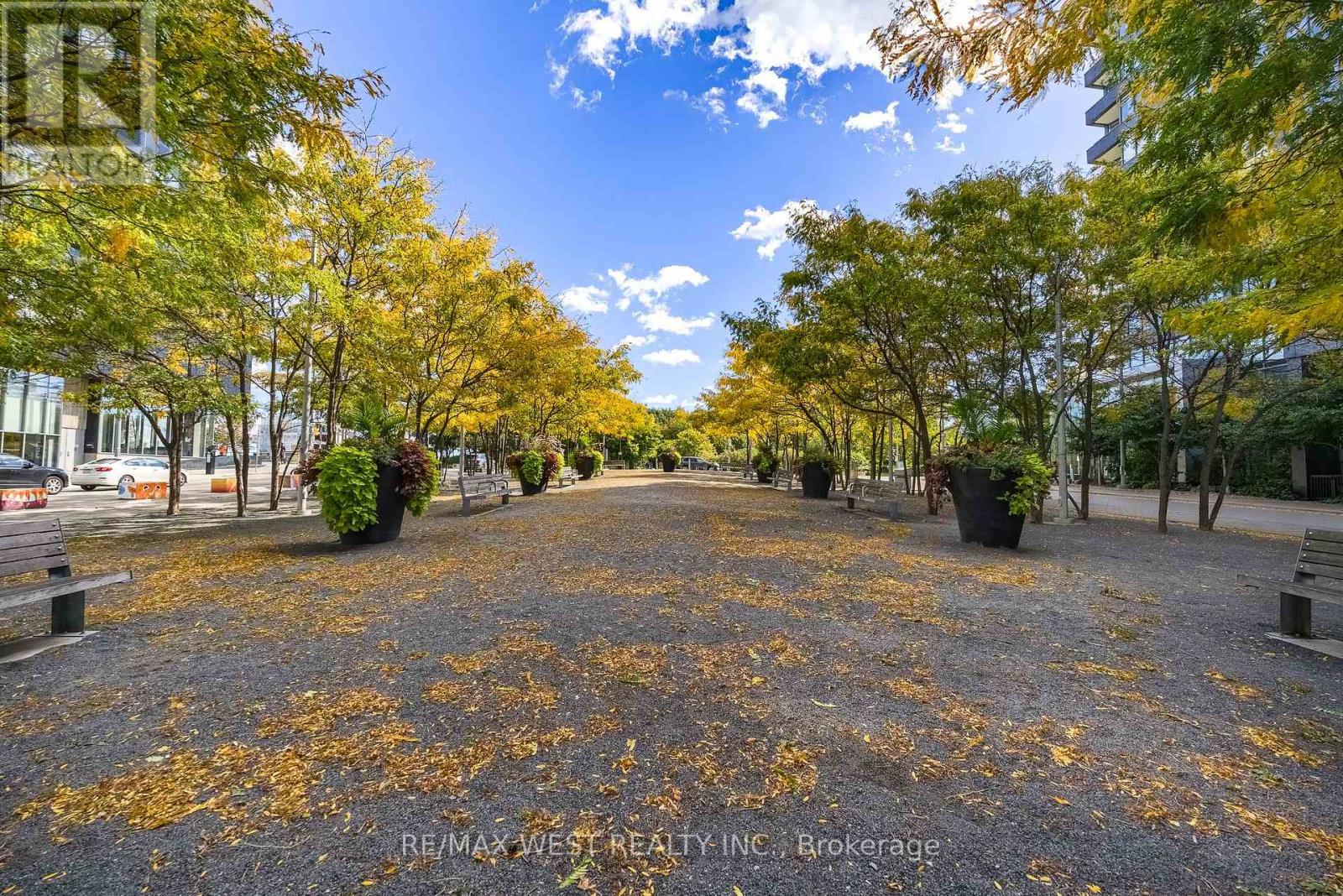 1002 - 21 Lawren Harris Square Property Photo 31