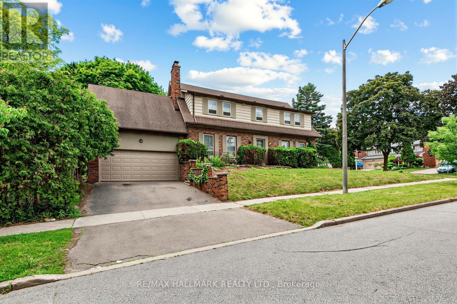 691 Conacher Drive Property Photo 1