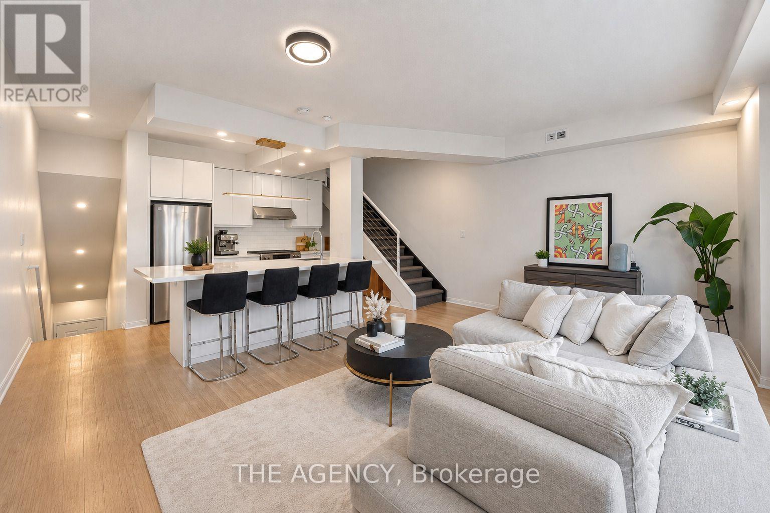 667 - 38 Stadium Road Property Photo 2