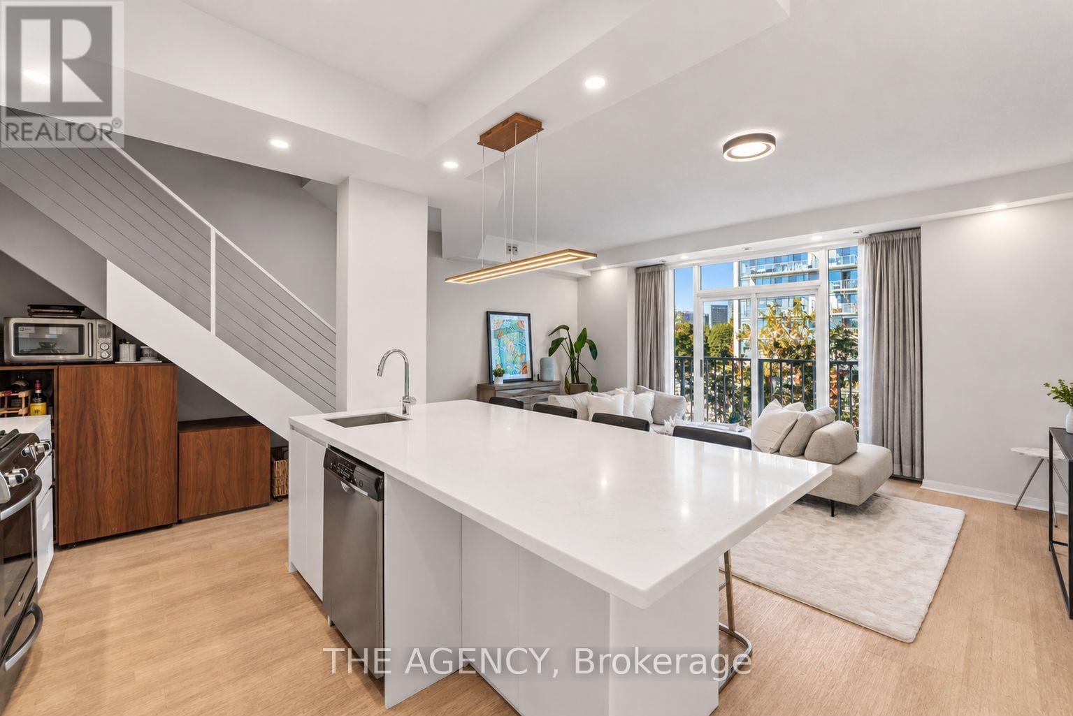 667 - 38 Stadium Road Property Photo 6