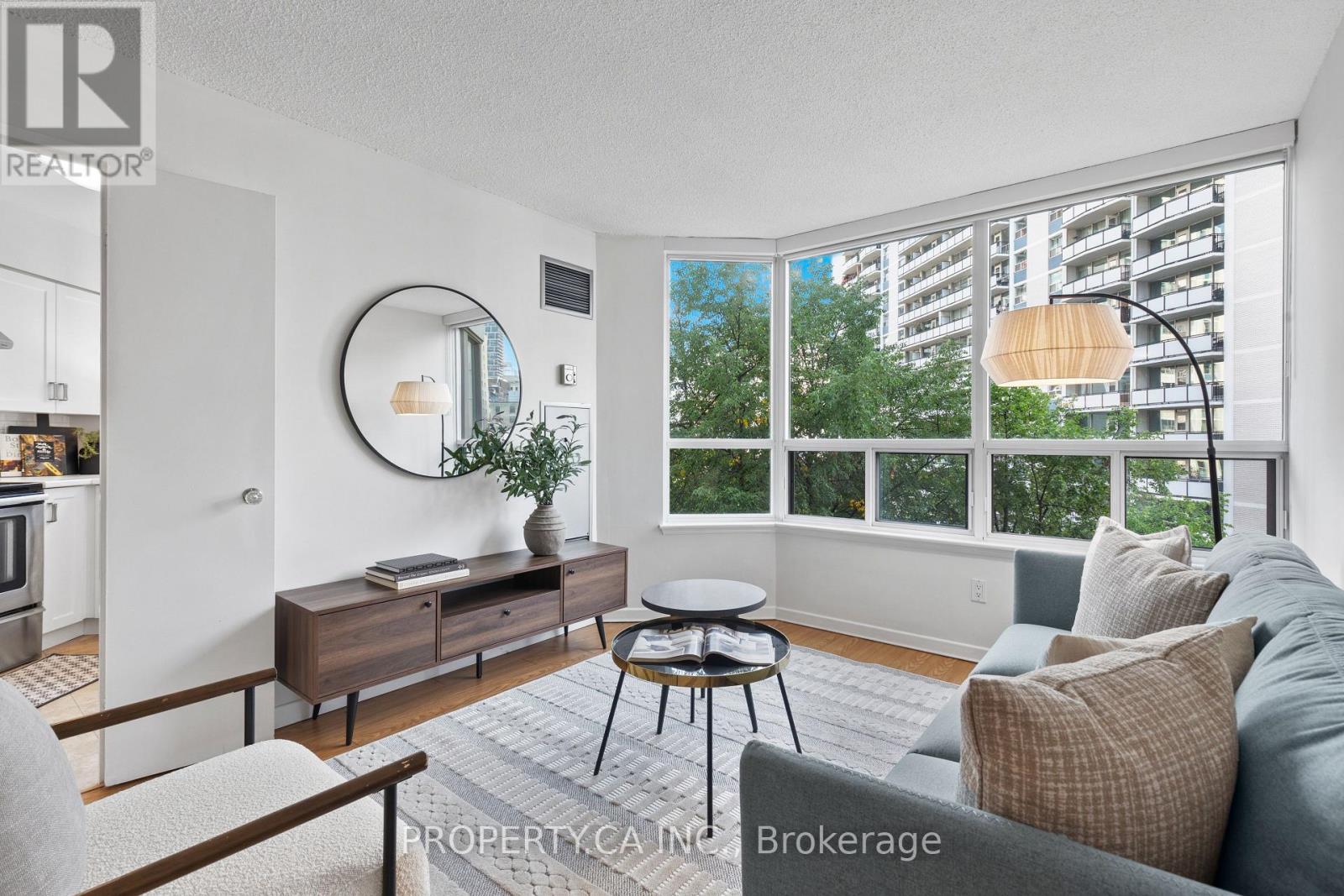 601 - 25 Maitland Street Property Photo 2