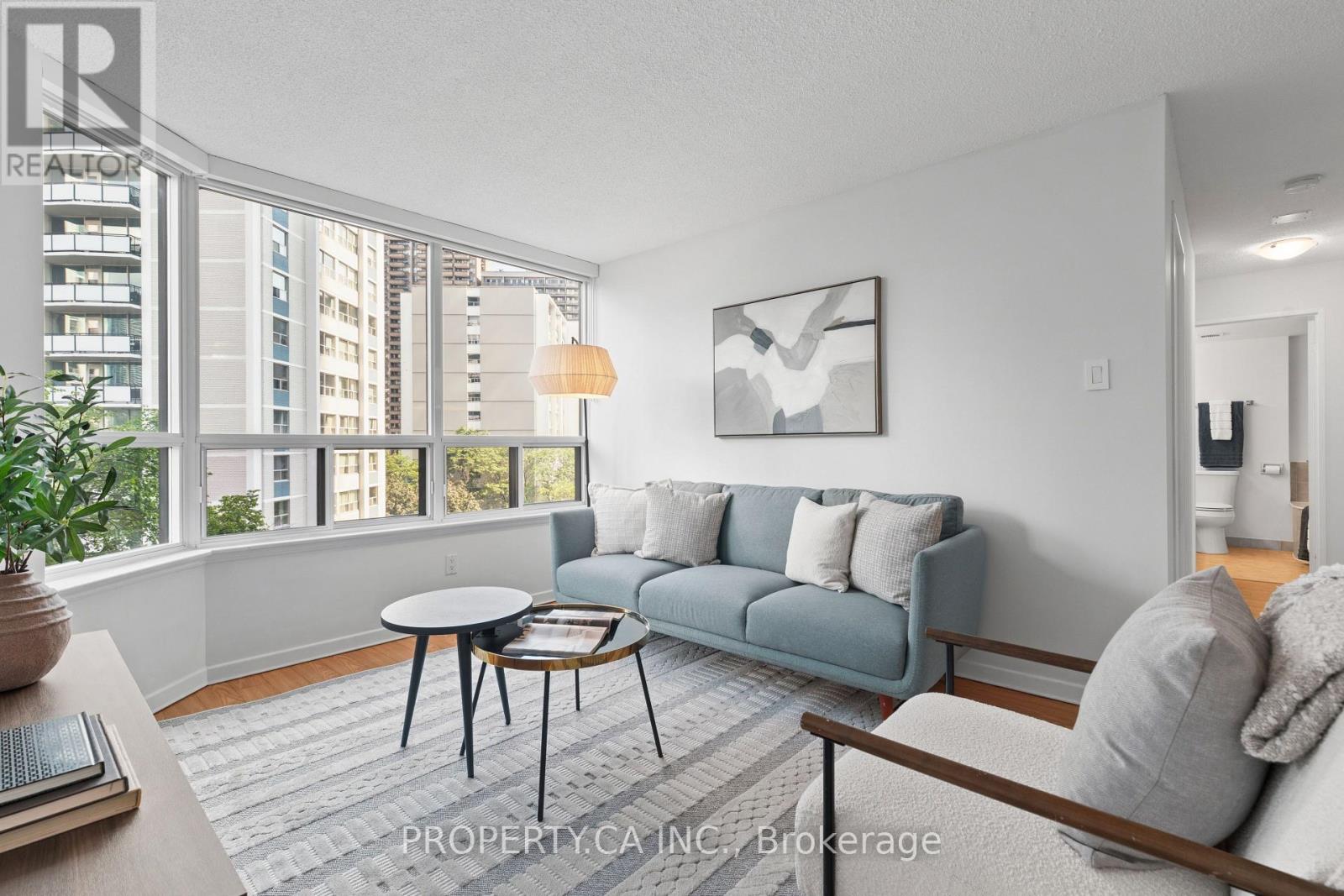 601 - 25 Maitland Street Property Photo 3