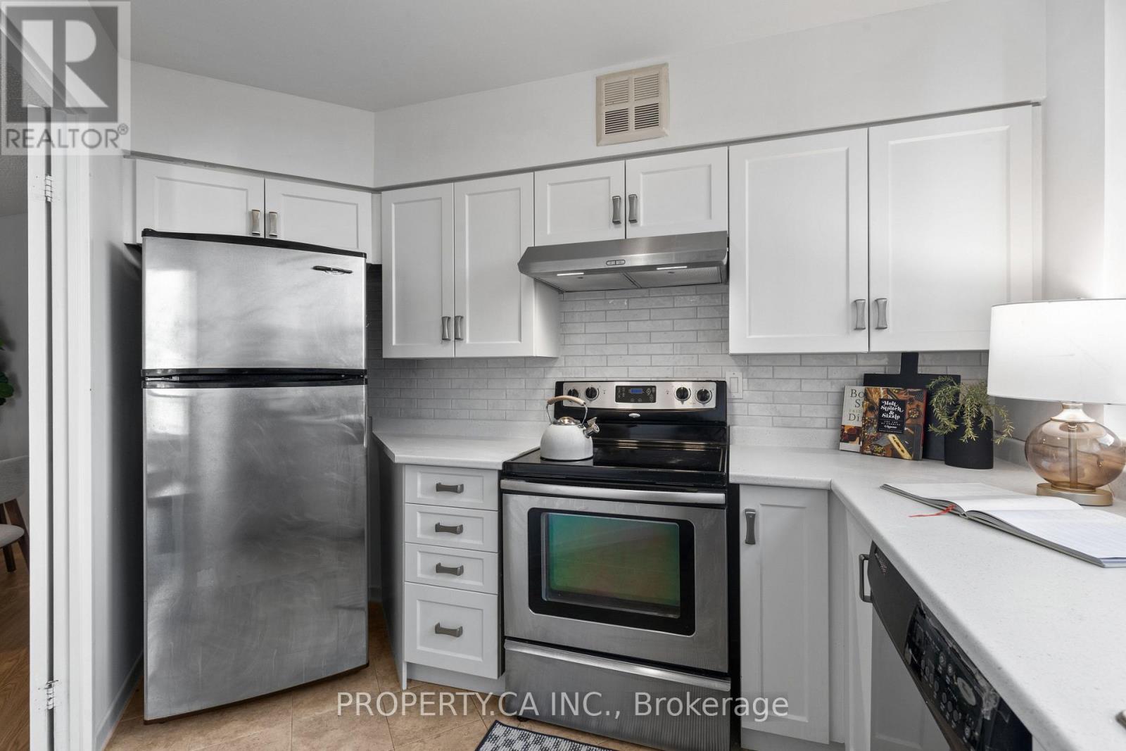 601 - 25 Maitland Street Property Photo 8