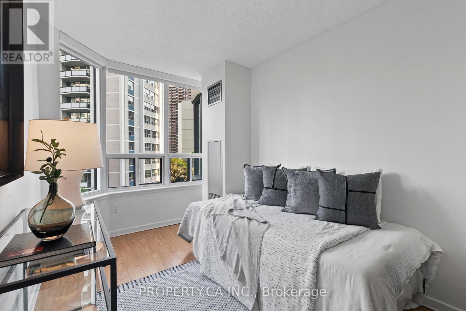 601 - 25 Maitland Street Property Photo 10