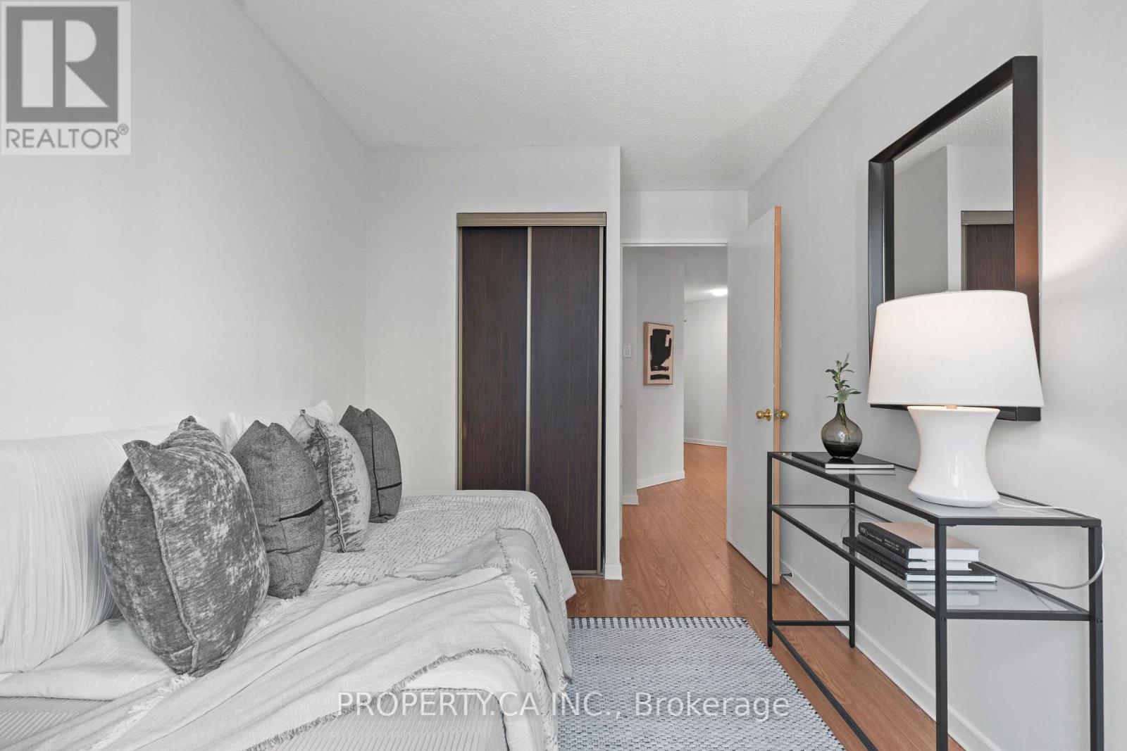 601 - 25 Maitland Street Property Photo 11
