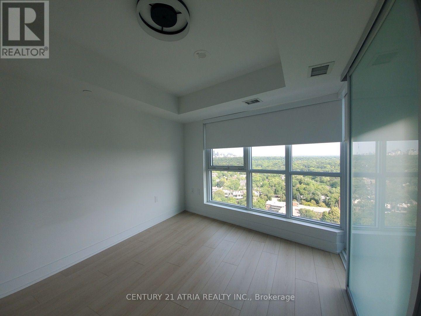 2424 - 585 Bloor Street E Property Photo 8