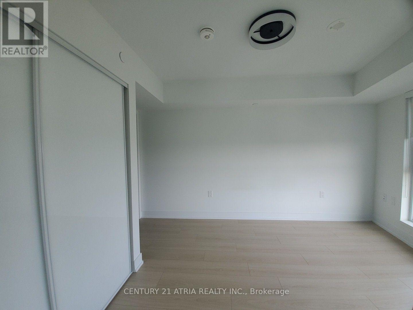 2424 - 585 Bloor Street E Property Photo 9
