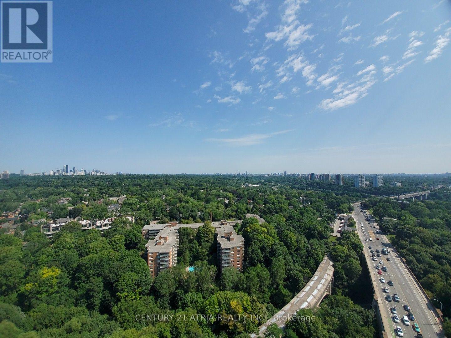2424 - 585 Bloor Street E Property Photo 15