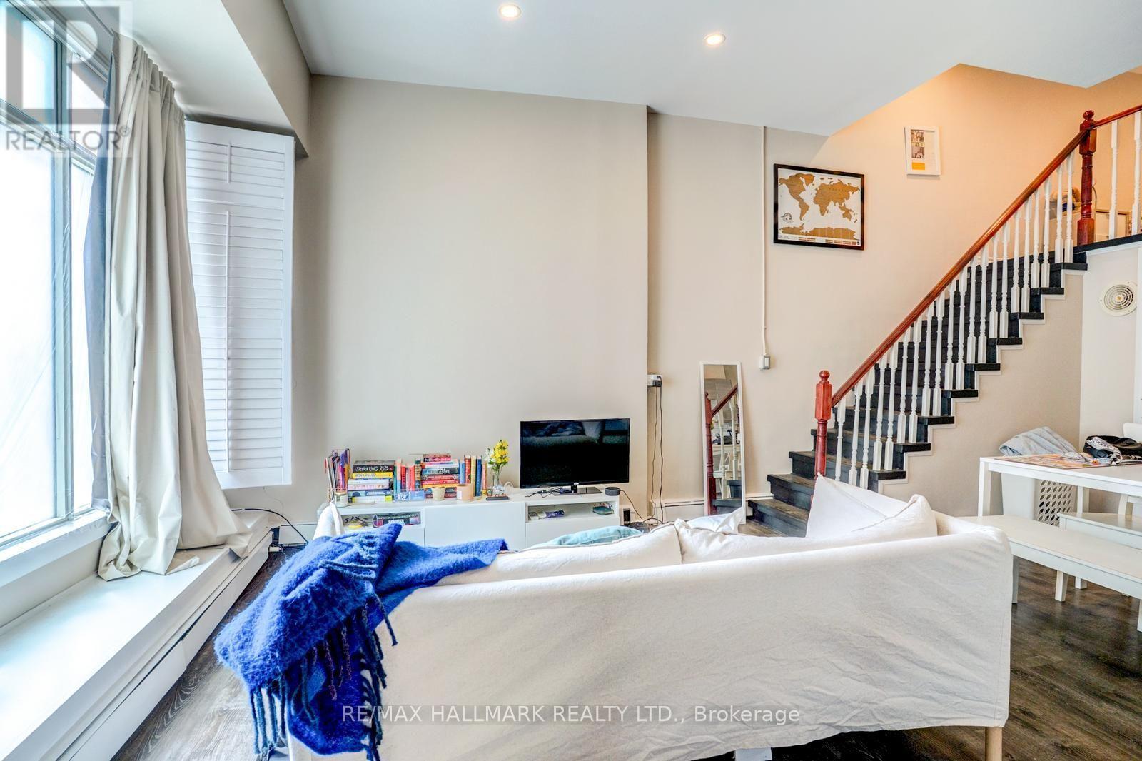 282 Avenue Road Property Photo 8