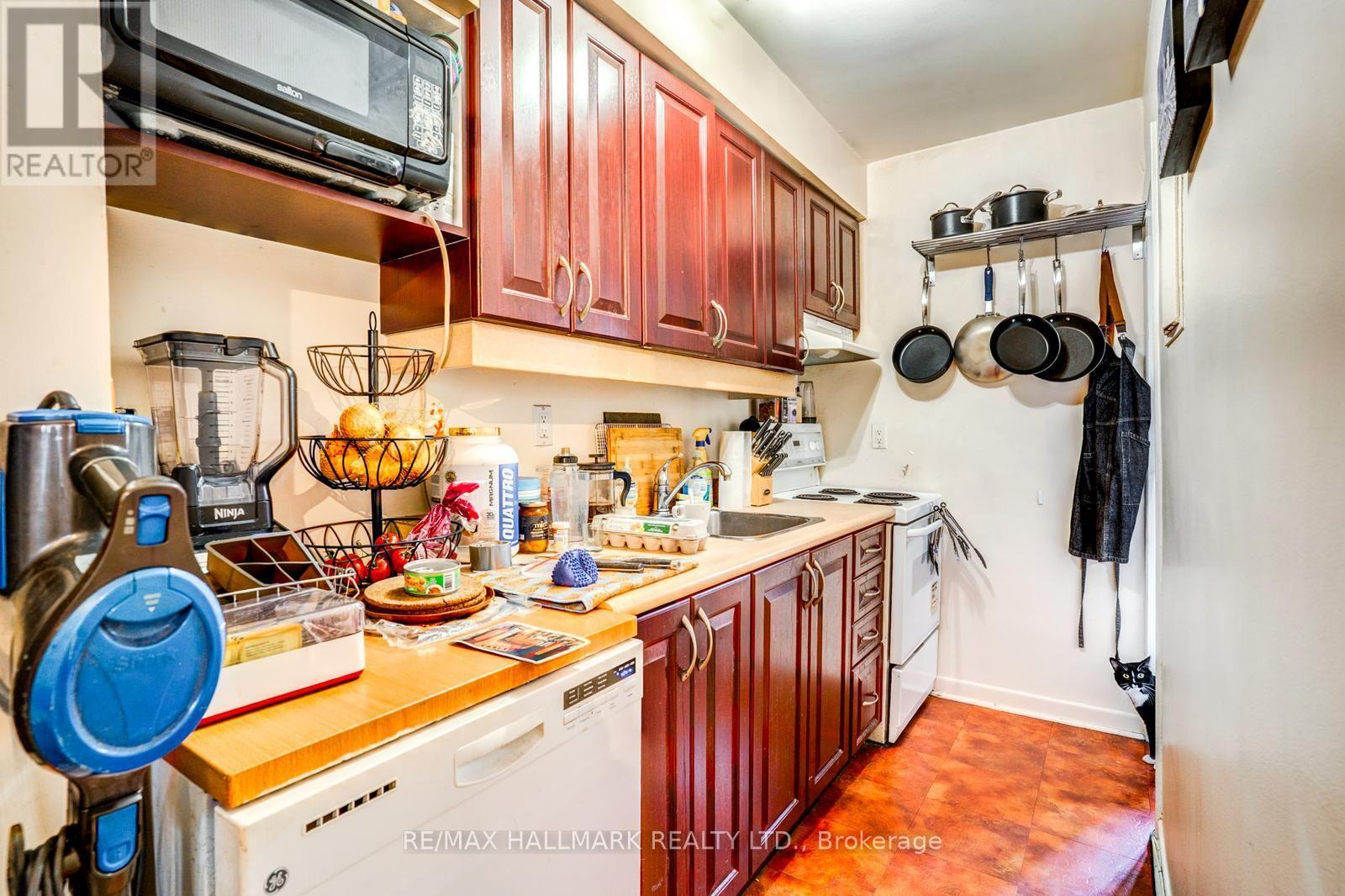 282 Avenue Road Property Photo 37