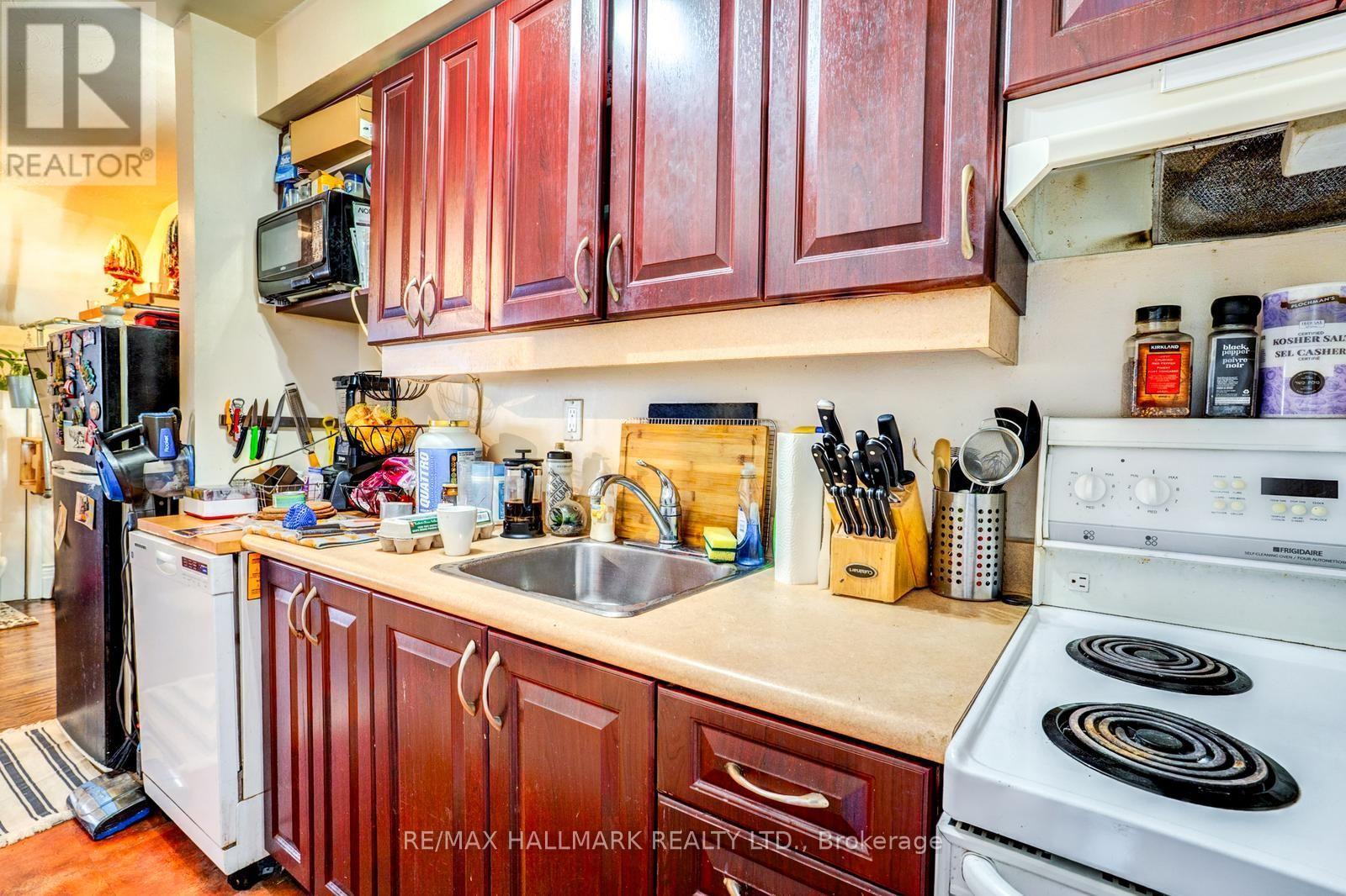 282 Avenue Road Property Photo 38