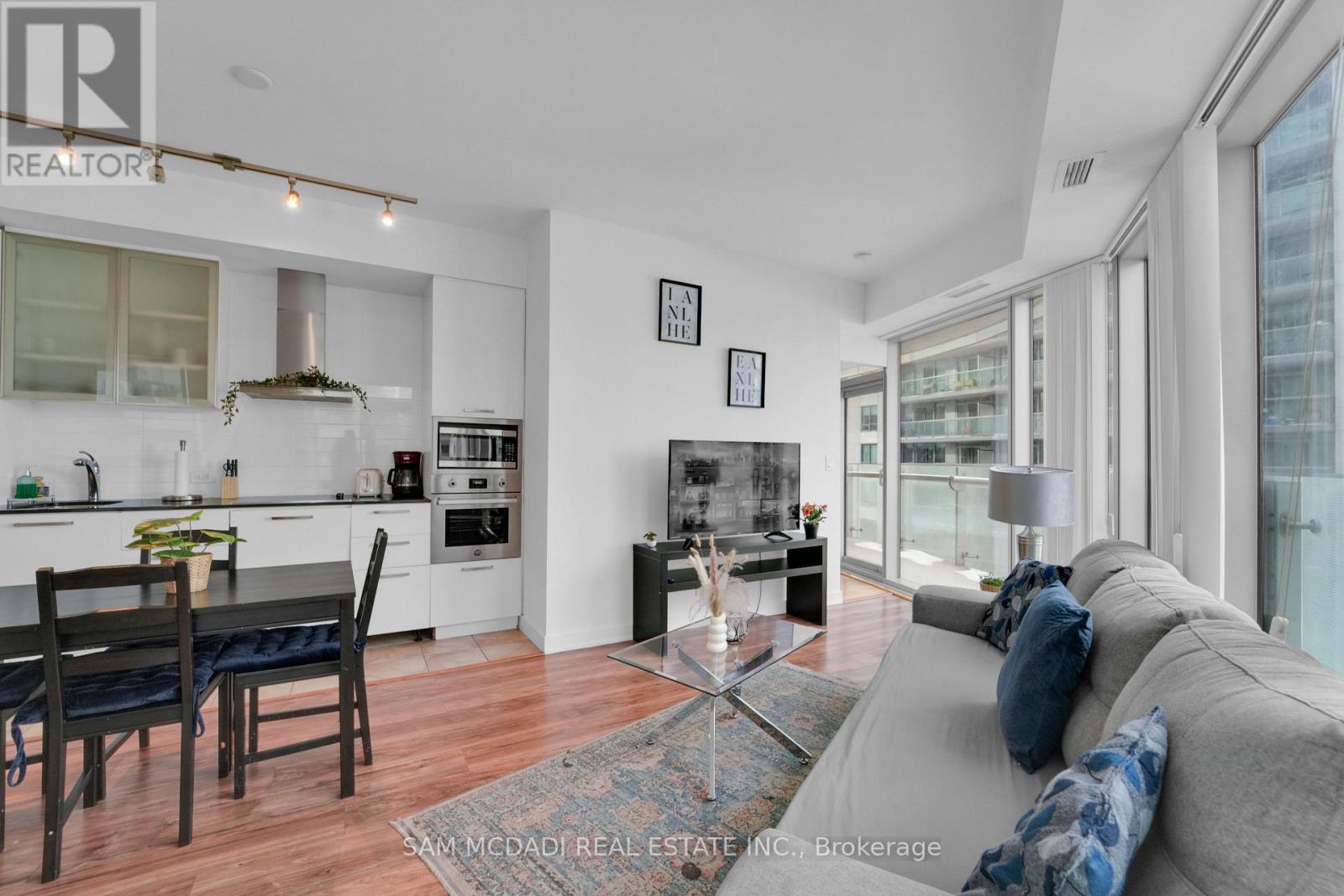 2307 - 12 York Street Property Photo 6