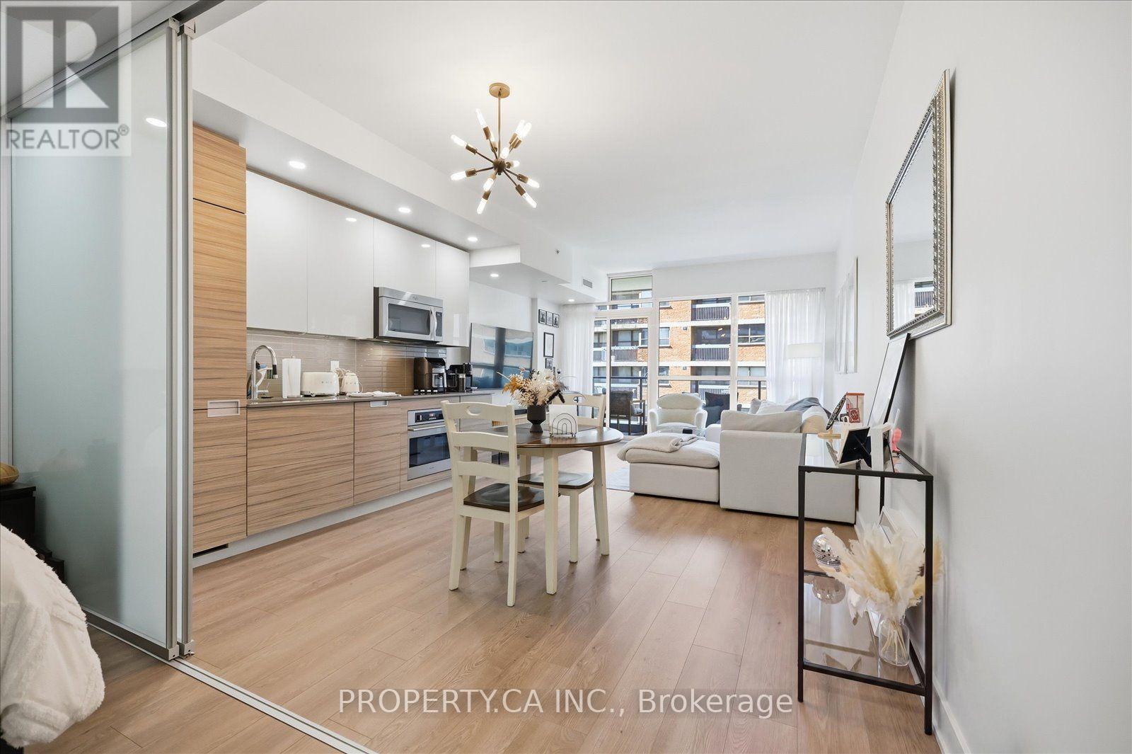 606 - 210 Simcoe Street Property Photo 12