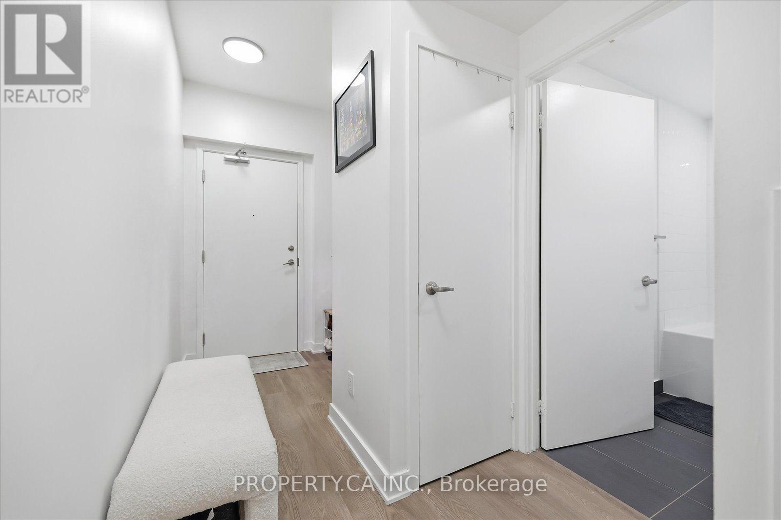 606 - 210 Simcoe Street Property Photo 15