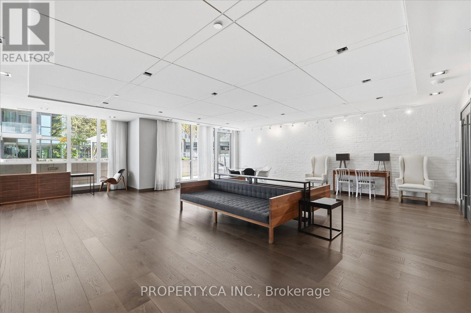 606 - 210 Simcoe Street Property Photo 24