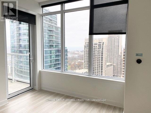 3015 - 19 Bathurst Street Property Photo 3