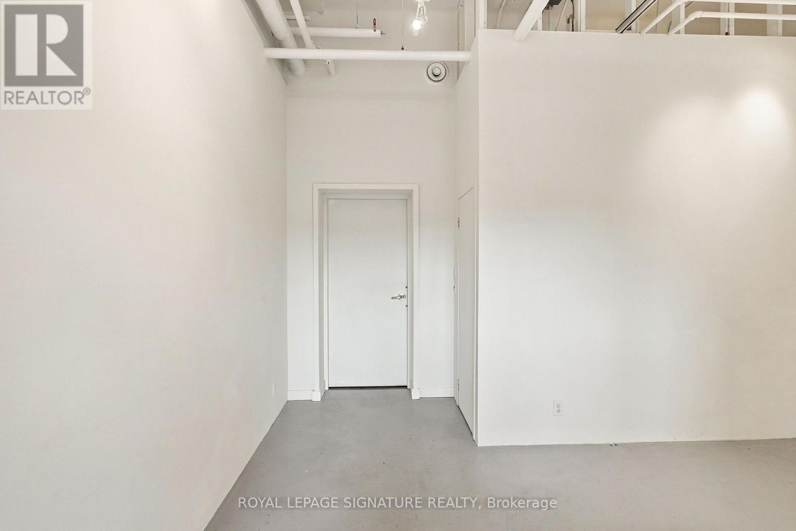 302 - 180 Shaw Street Property Photo 2