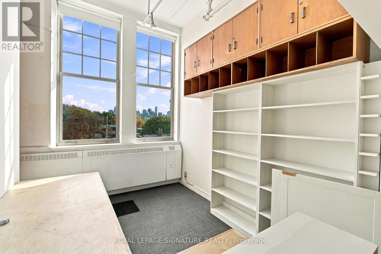 302 - 180 Shaw Street Property Photo 7