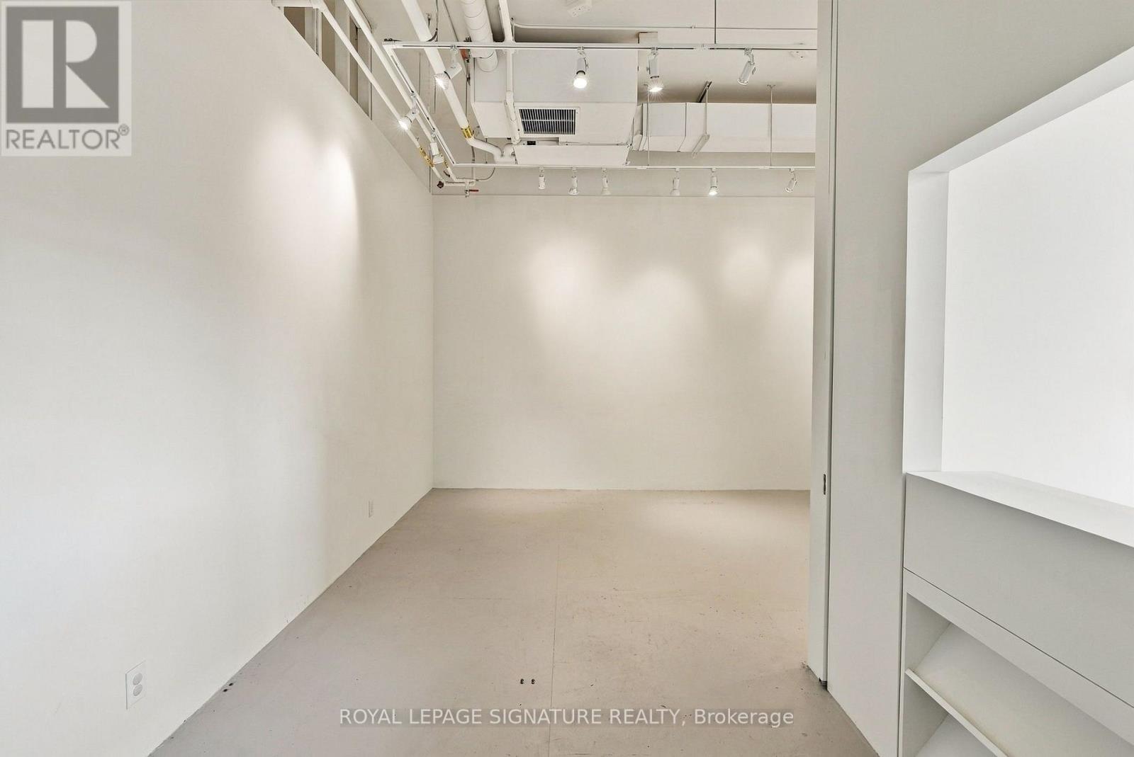 302 - 180 Shaw Street Property Photo 9