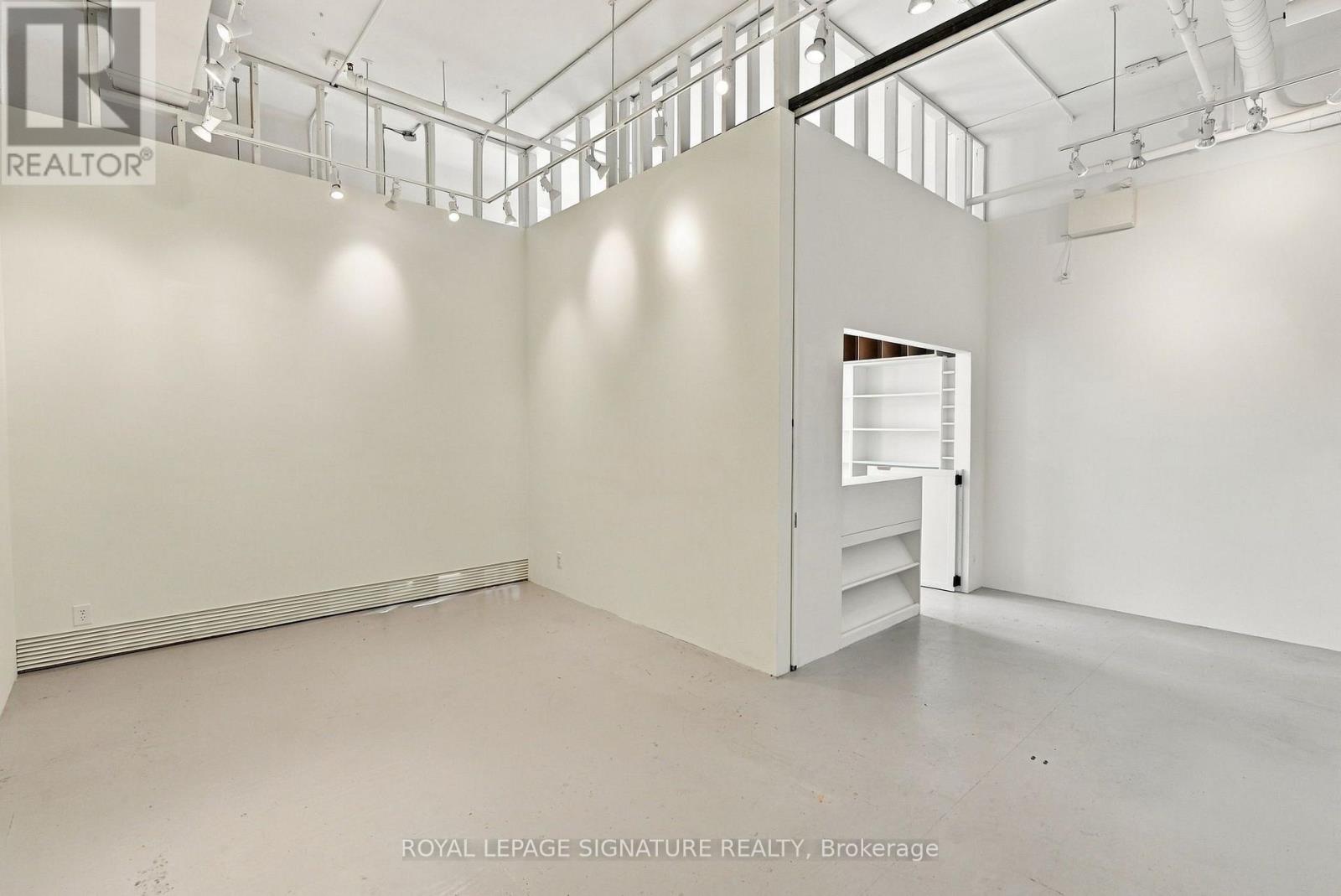 302 - 180 Shaw Street Property Photo 11