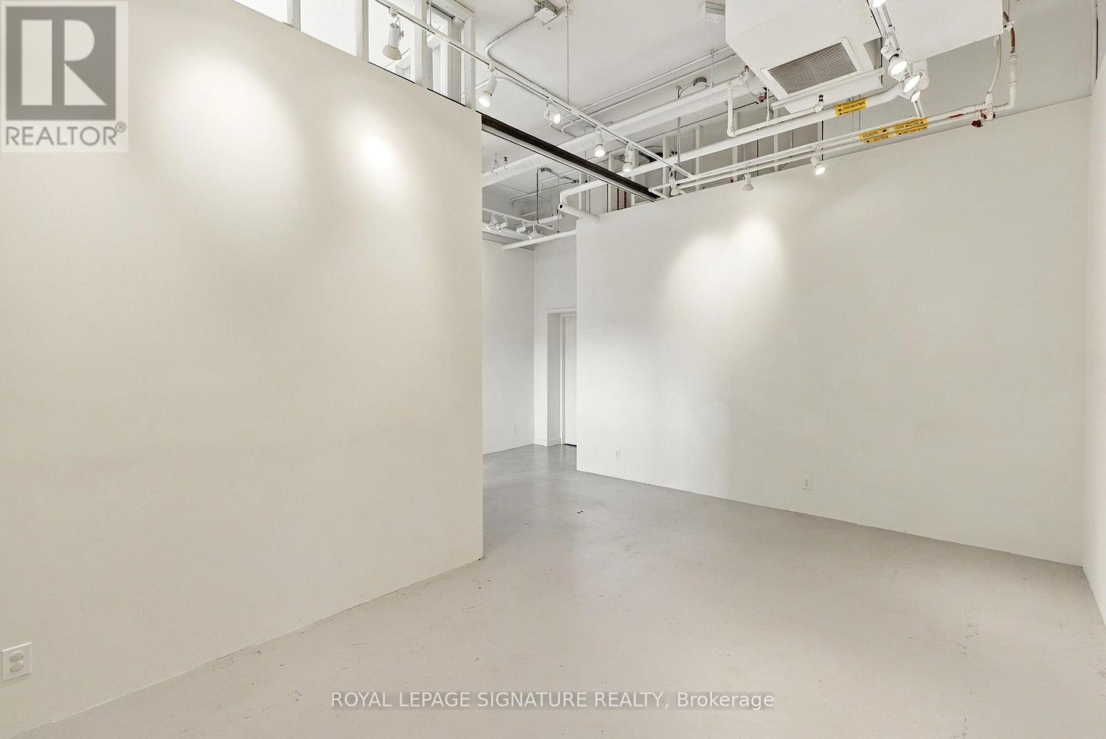 302 - 180 Shaw Street Property Photo 12