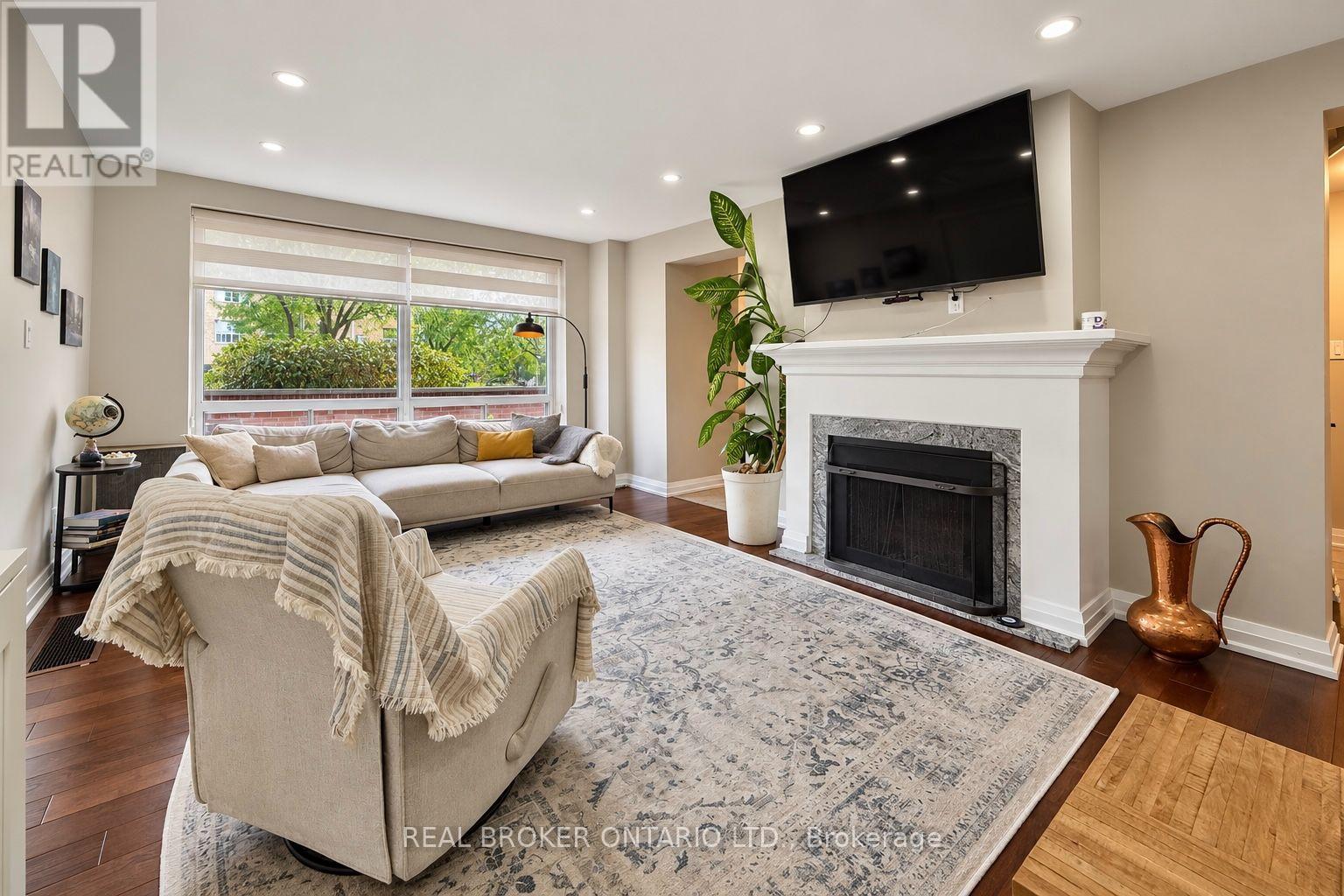 3 - 69 Upper Canada Drive Property Photo 8