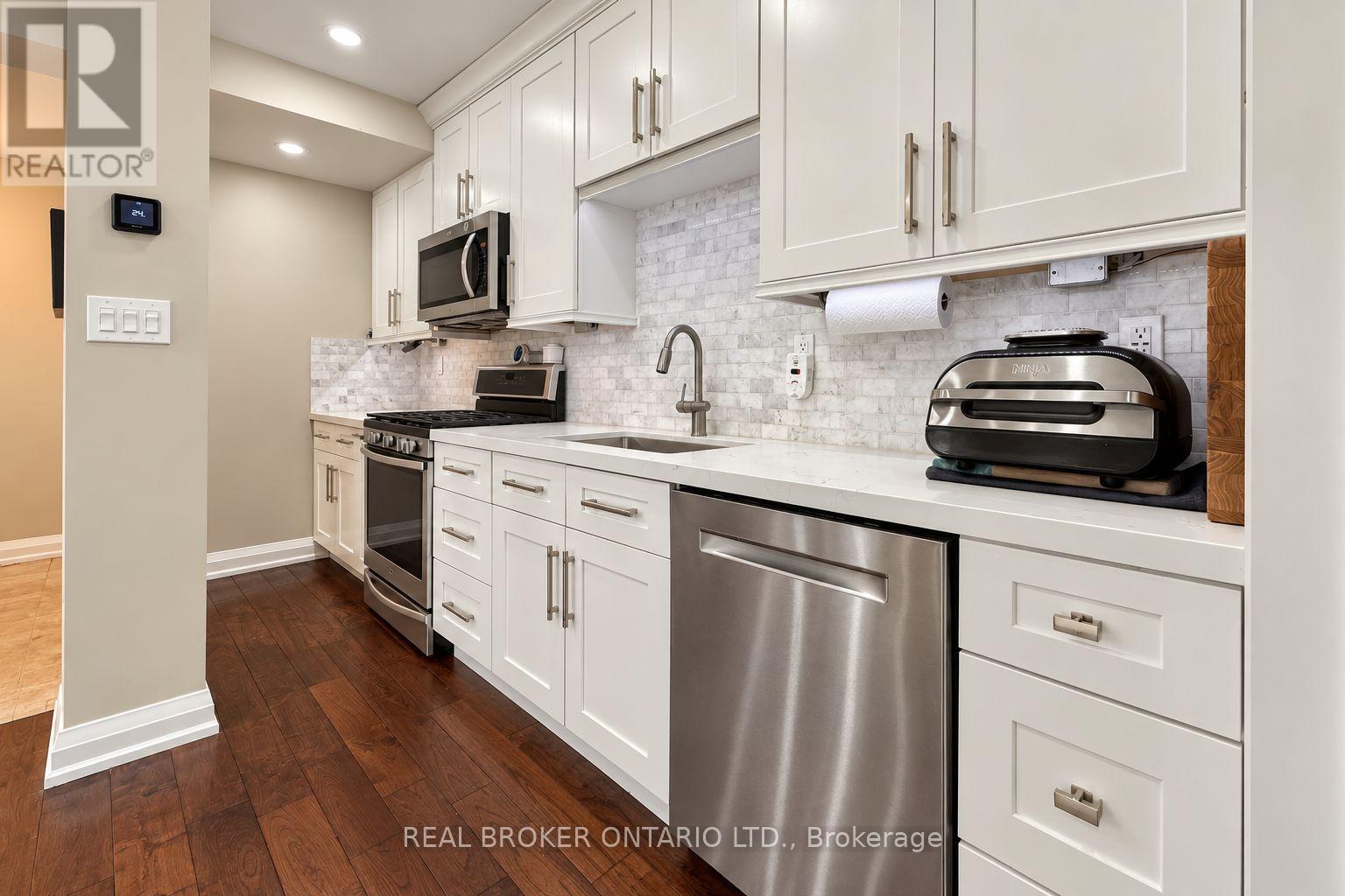 3 - 69 Upper Canada Drive Property Photo 16