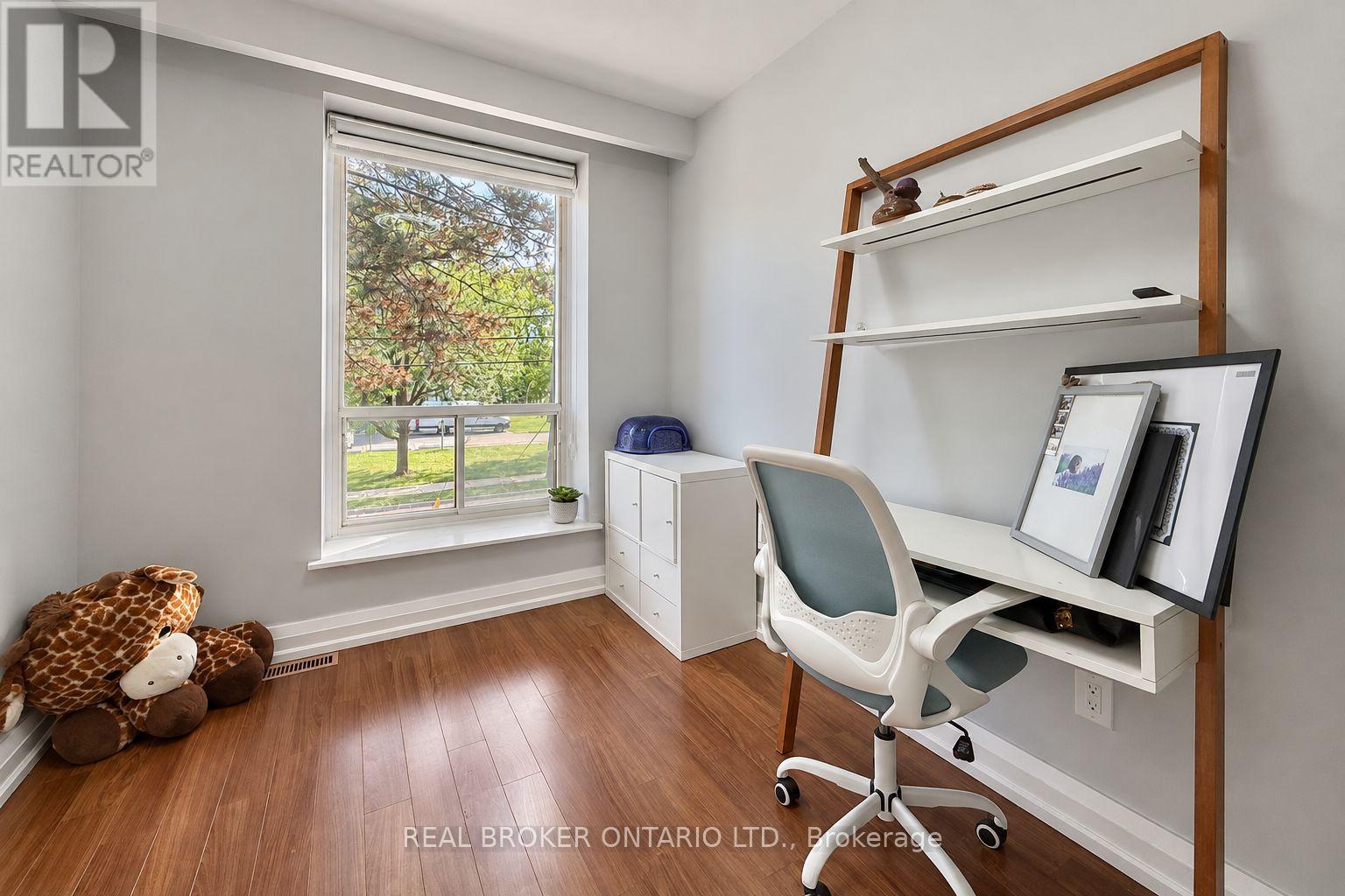 3 - 69 Upper Canada Drive Property Photo 28
