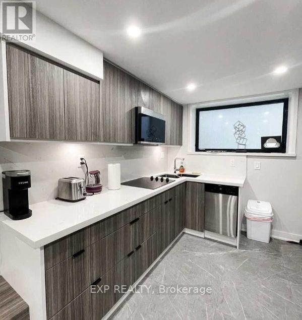 4 - 271 Ontario Street Property Photo 5