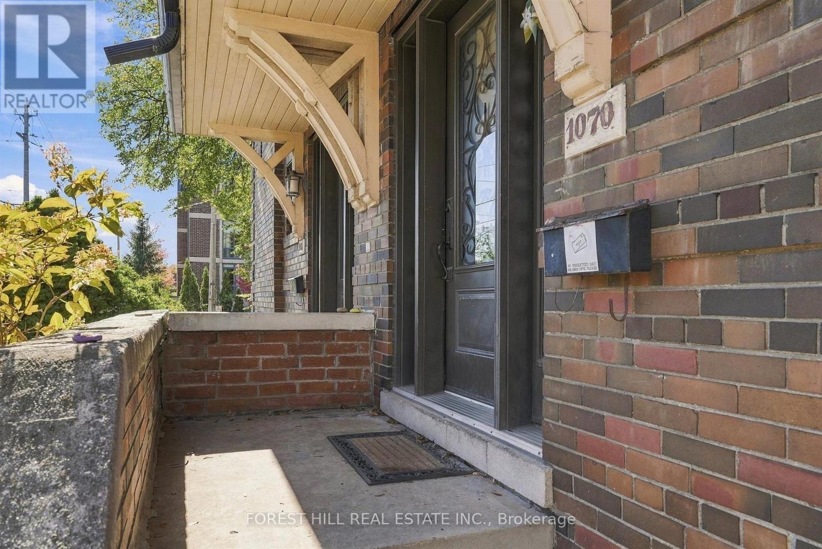 Unit A - 1070 Avenue Road Property Photo 3