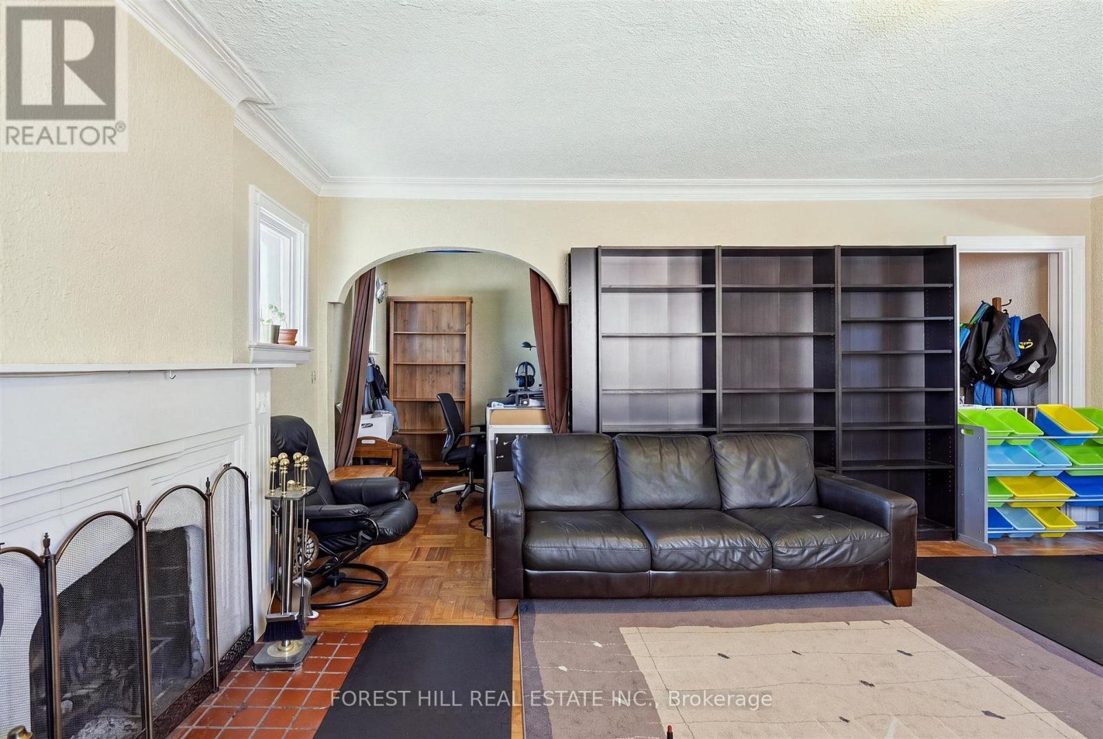 Unit A - 1070 Avenue Road Property Photo 12