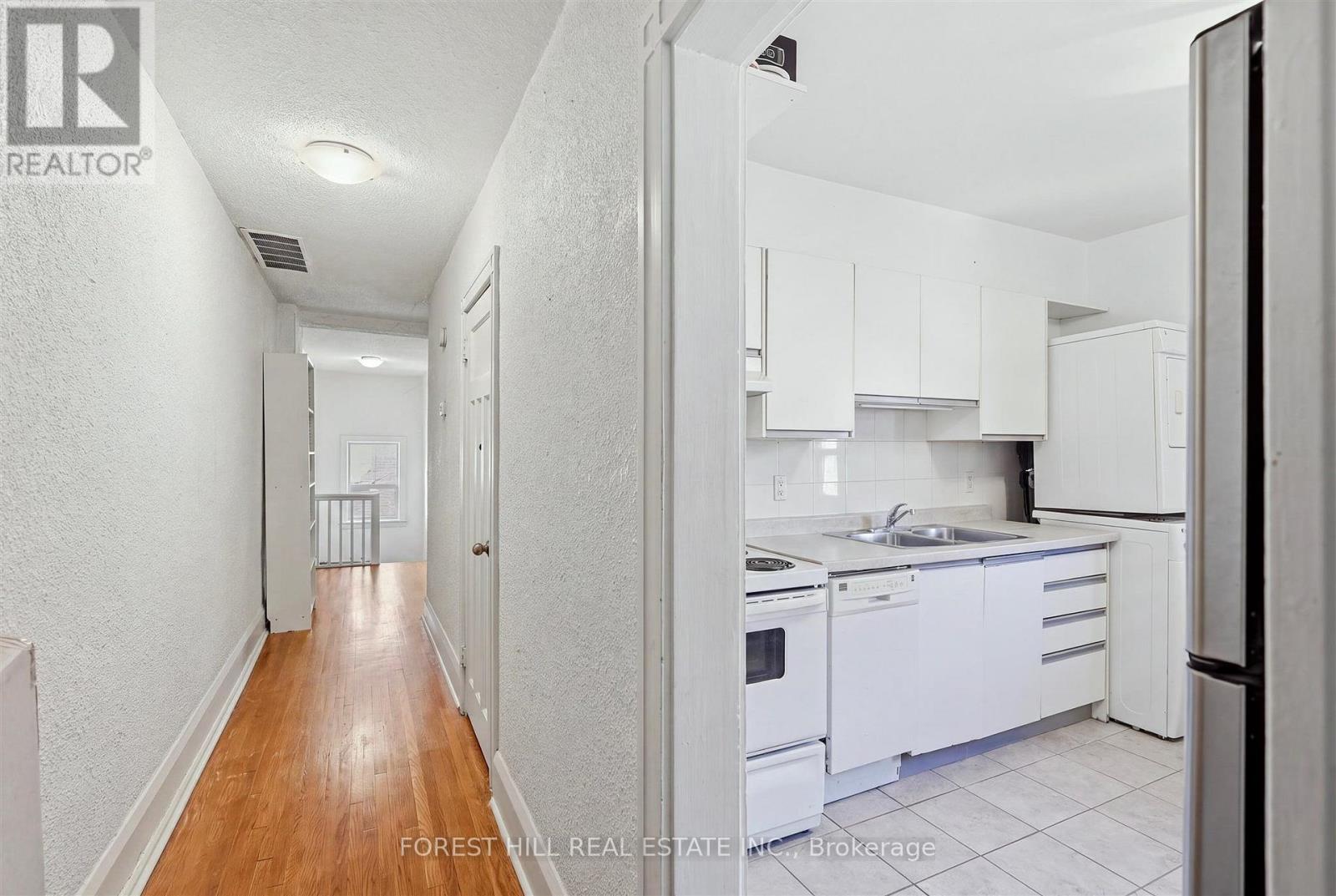 Unit A - 1070 Avenue Road Property Photo 15