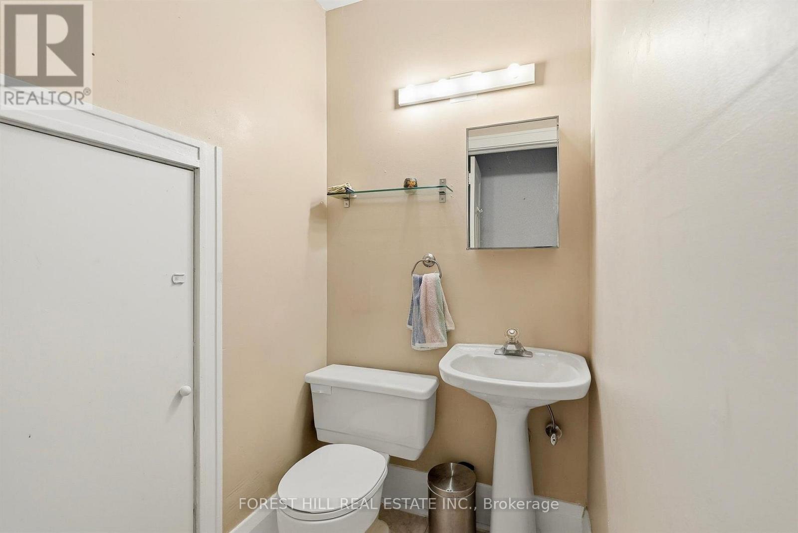 Unit A - 1070 Avenue Road Property Photo 29