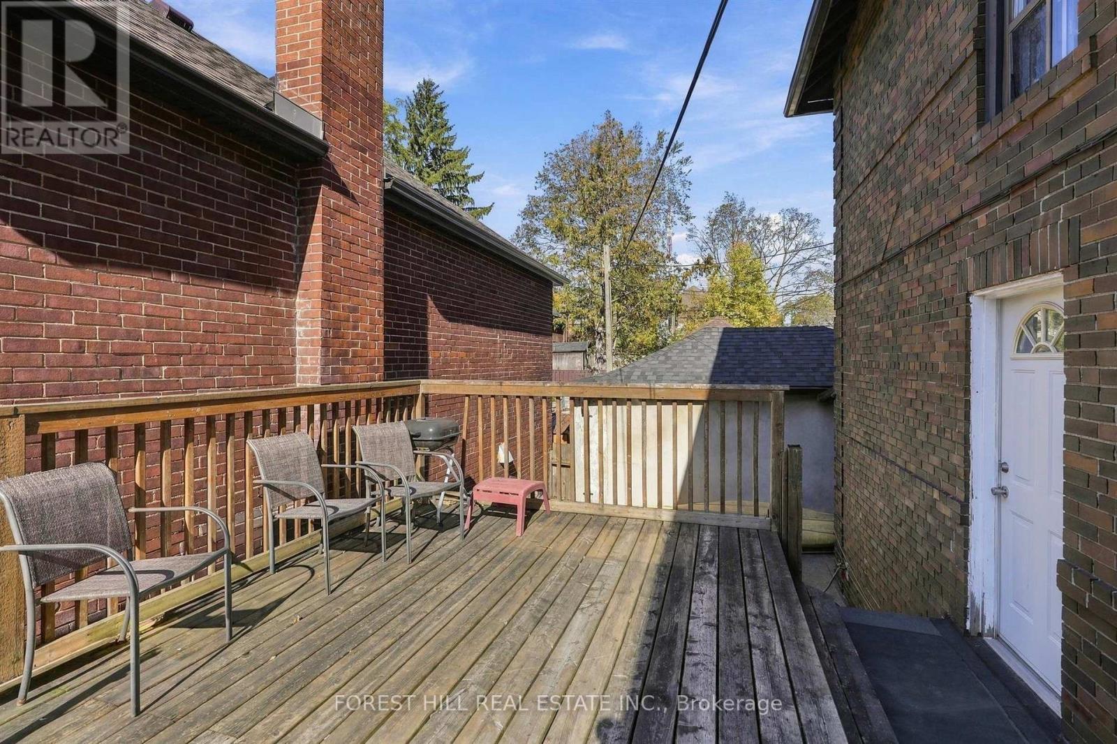 Unit A - 1070 Avenue Road Property Photo 33