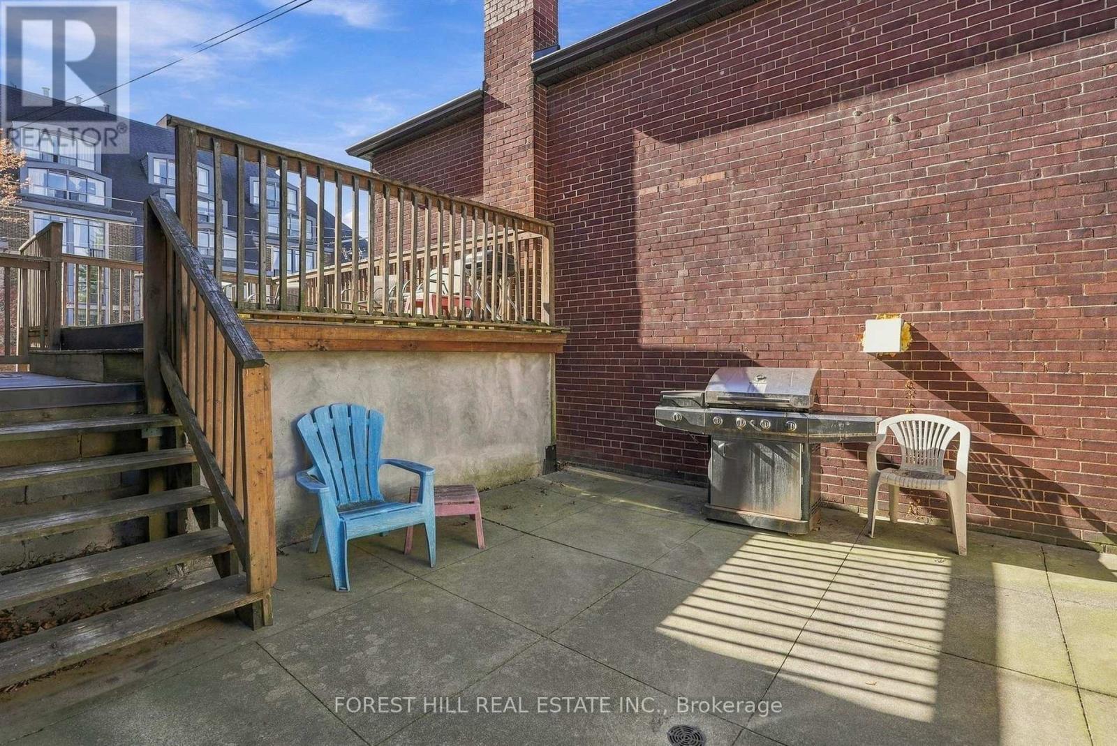 Unit A - 1070 Avenue Road Property Photo 34