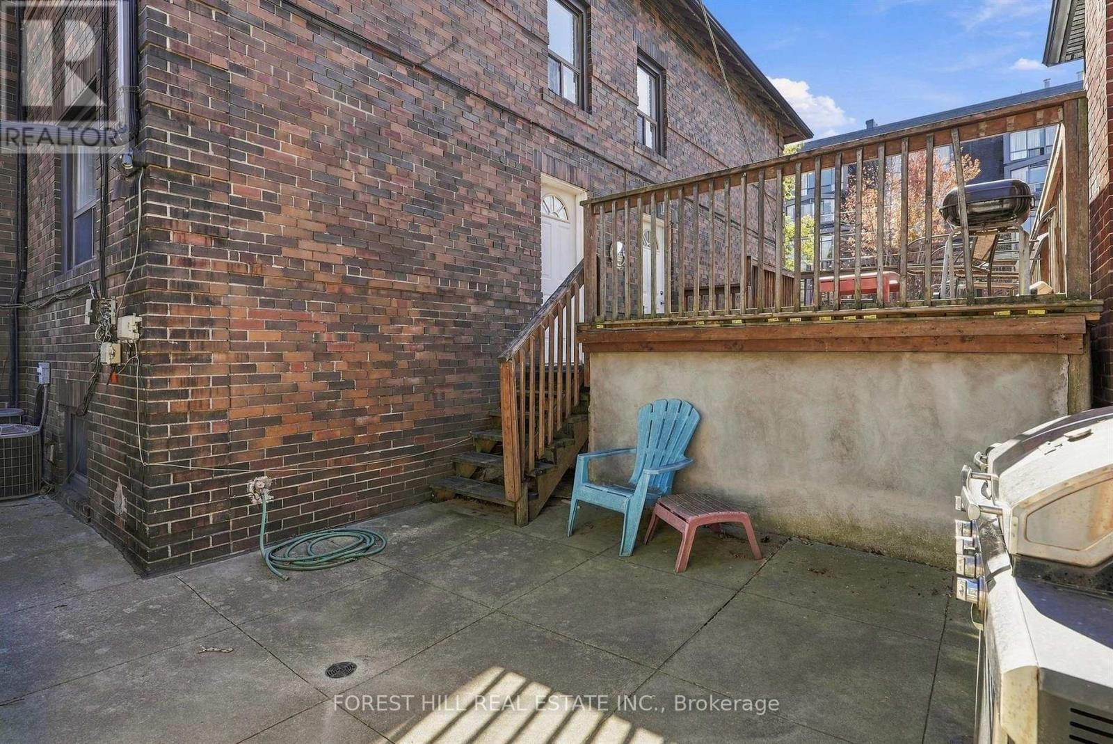 Unit A - 1070 Avenue Road Property Photo 35