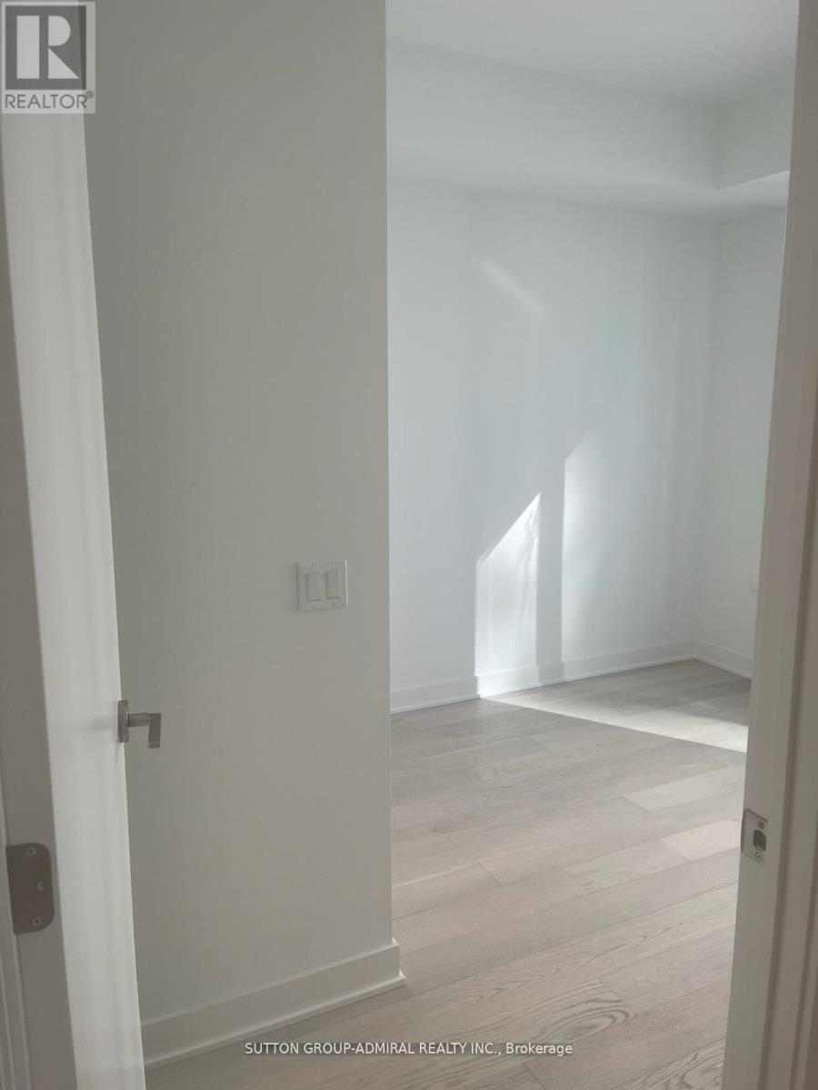 3505 - 11 Yorkville Avenue Property Photo 12