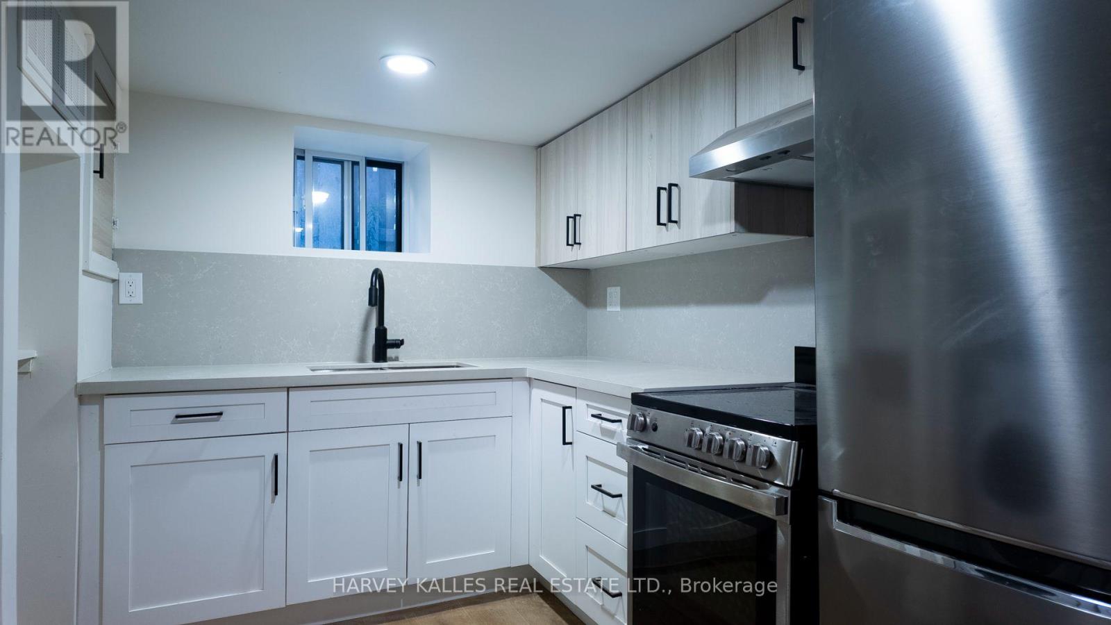 3 - 1214 Avenue Road Property Photo 5