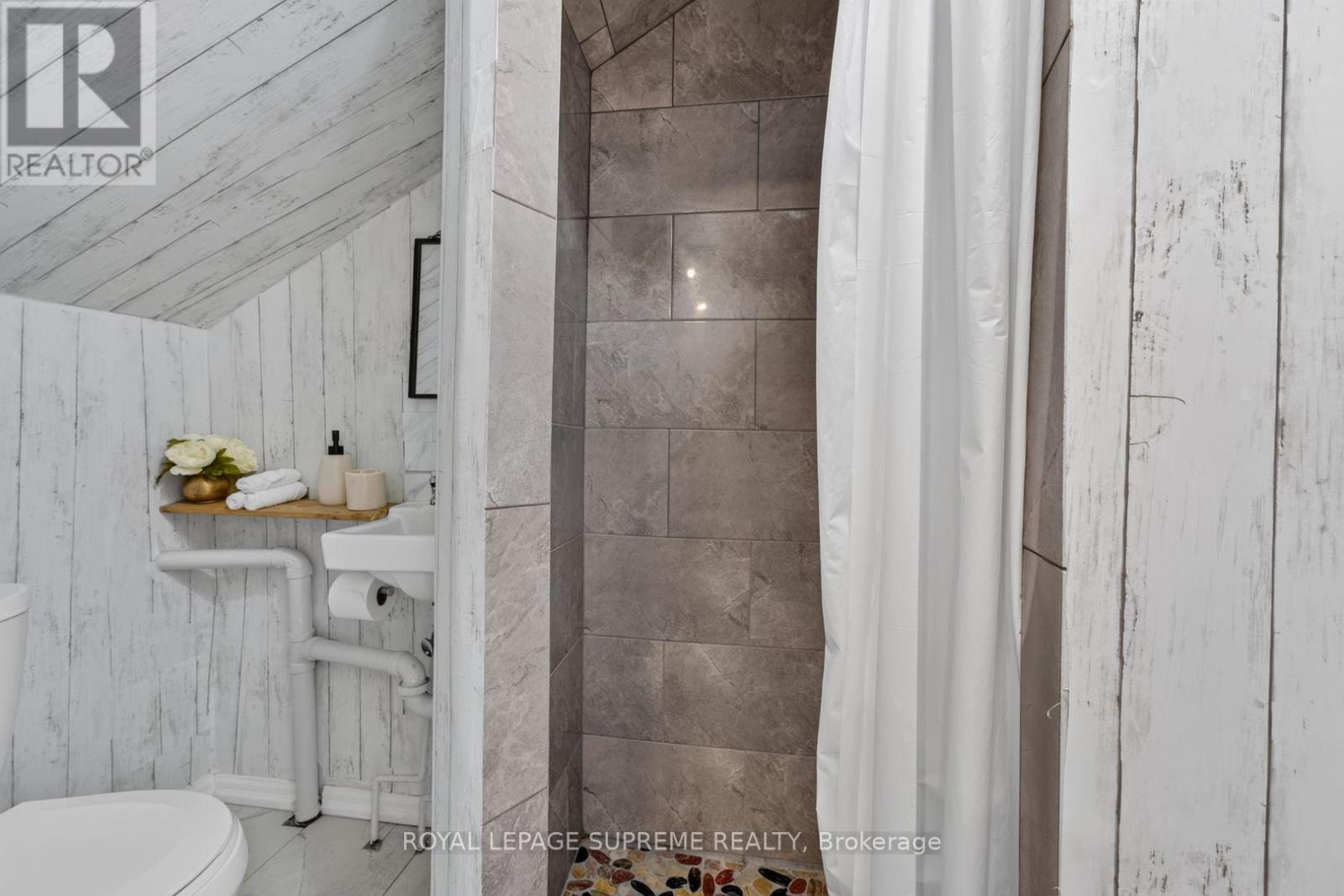 626 Manning Avenue Property Photo 24