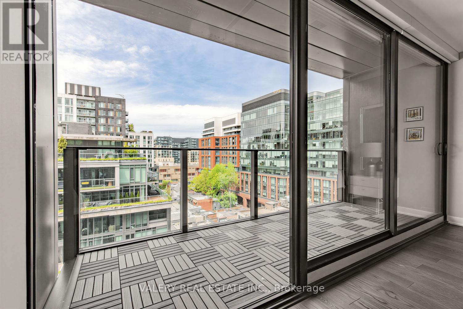 1022 - 629 King Street W Property Photo 18