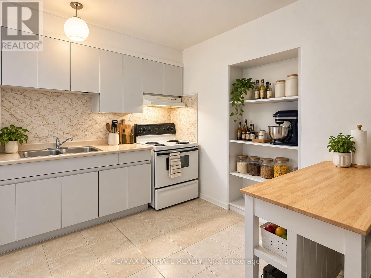 673 College Street Property Photo 13