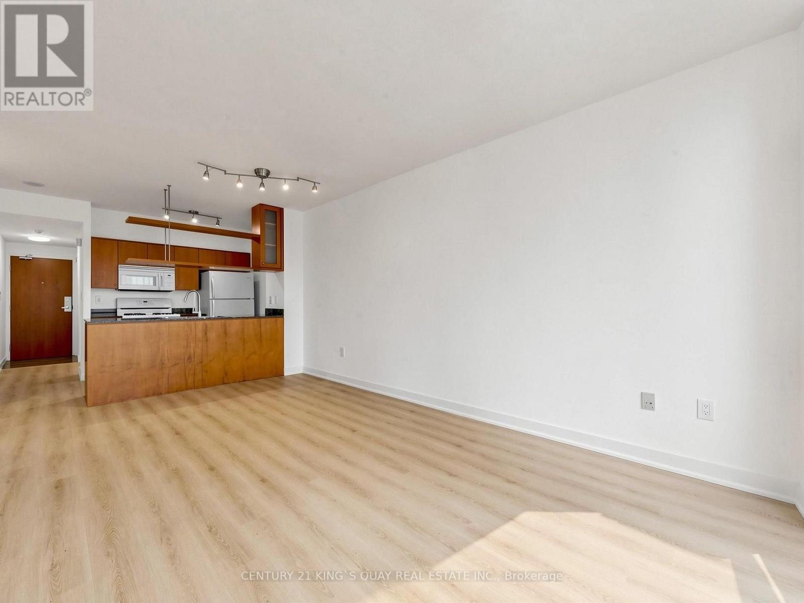 1502 - 35 Mariner Terrace Property Photo 11