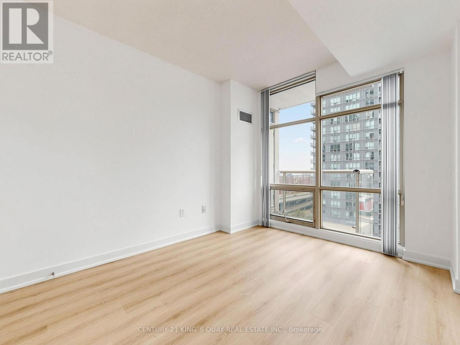 1502 - 35 Mariner Terrace Property Photo 22