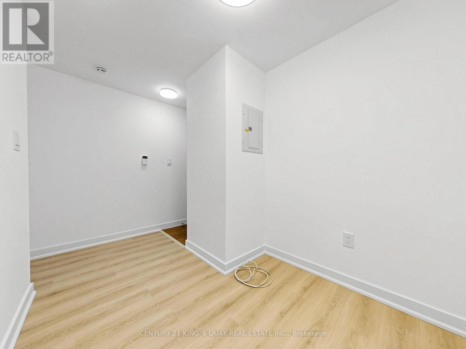 1502 - 35 Mariner Terrace Property Photo 24