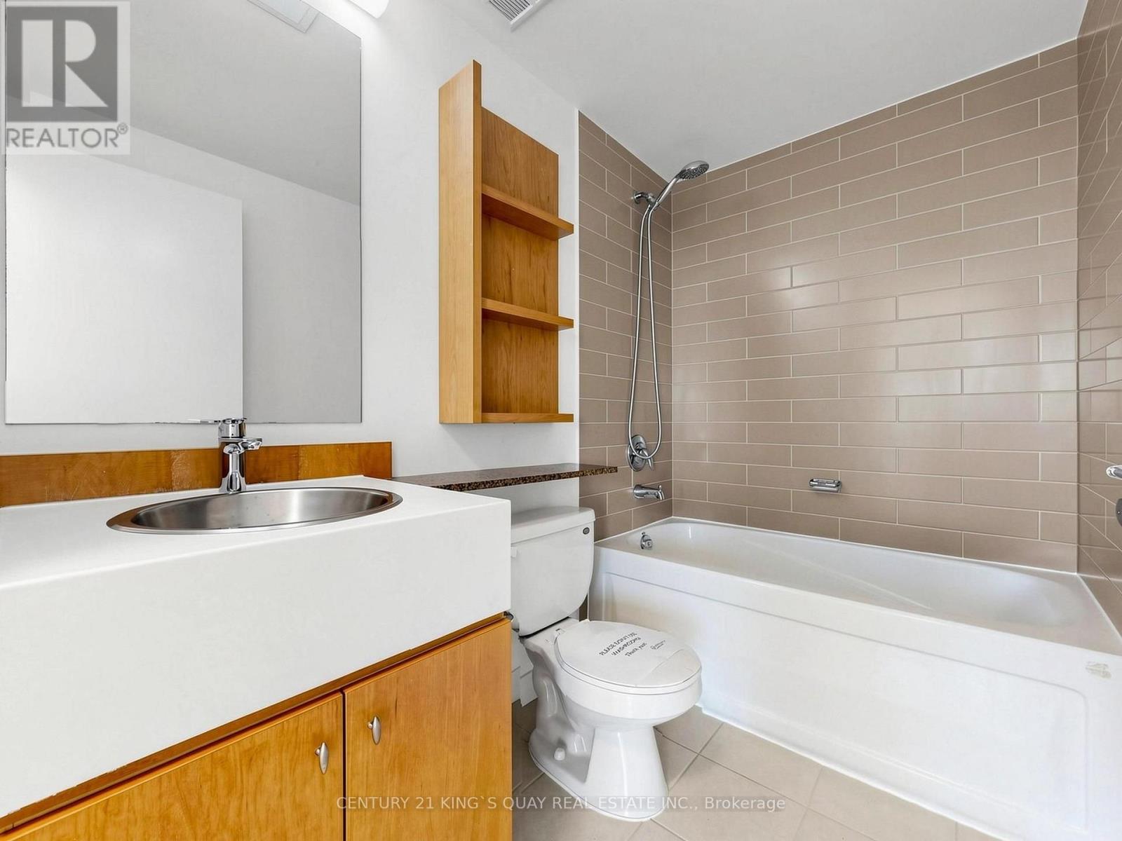 1502 - 35 Mariner Terrace Property Photo 25