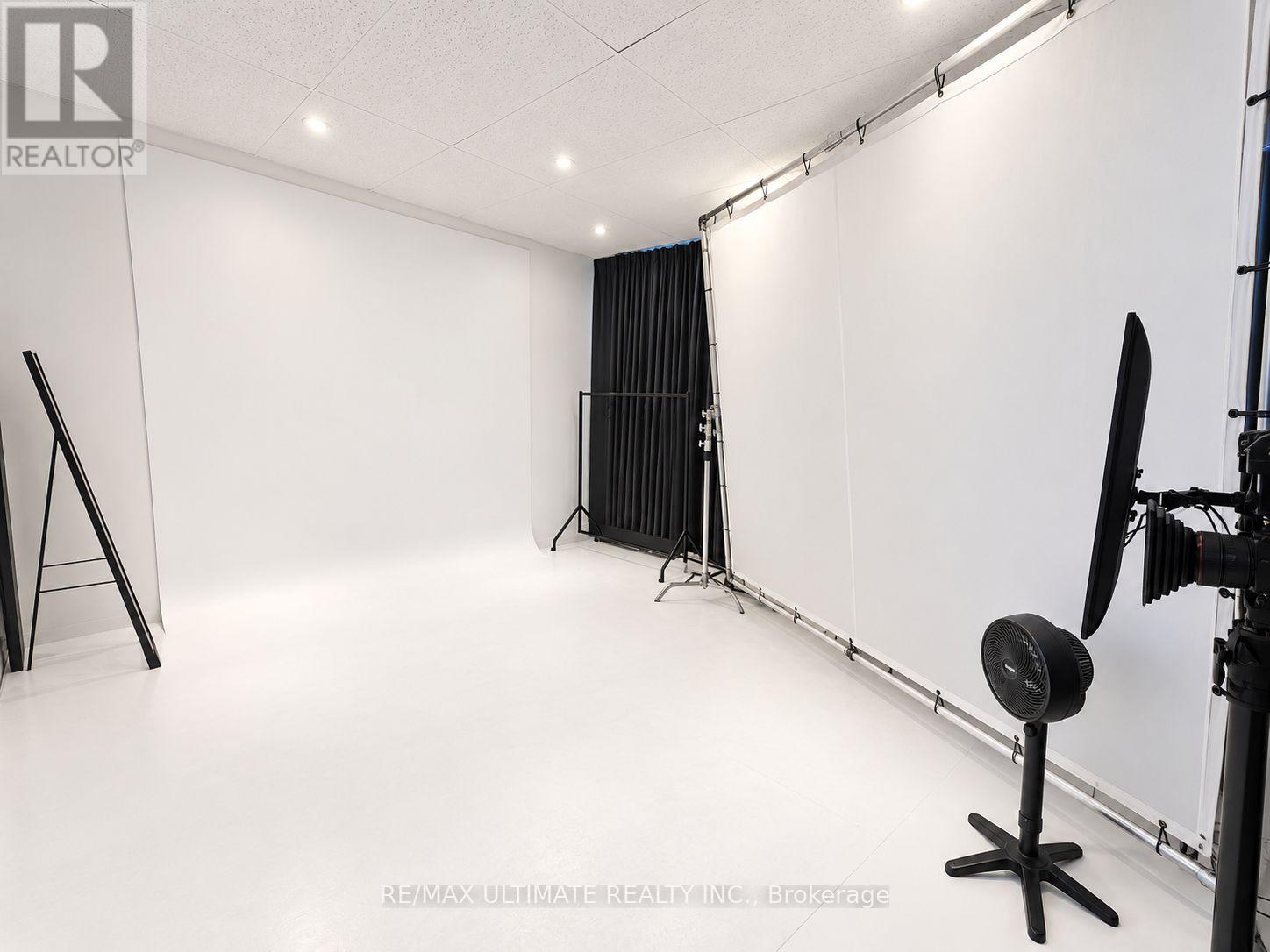 621 Bloor Street W Property Photo 14