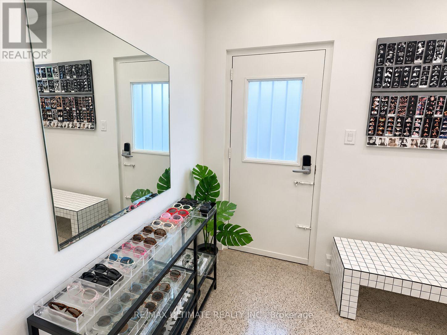 621 Bloor Street W Property Photo 16
