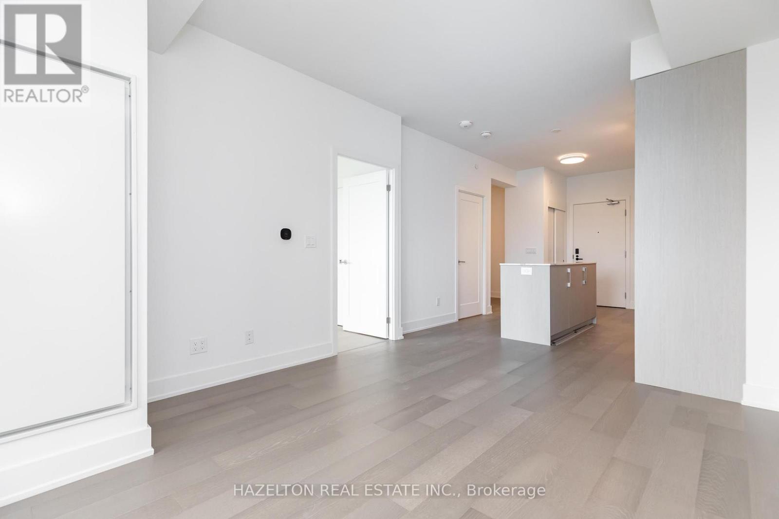 603 - 8 Manor Road W Property Photo 5