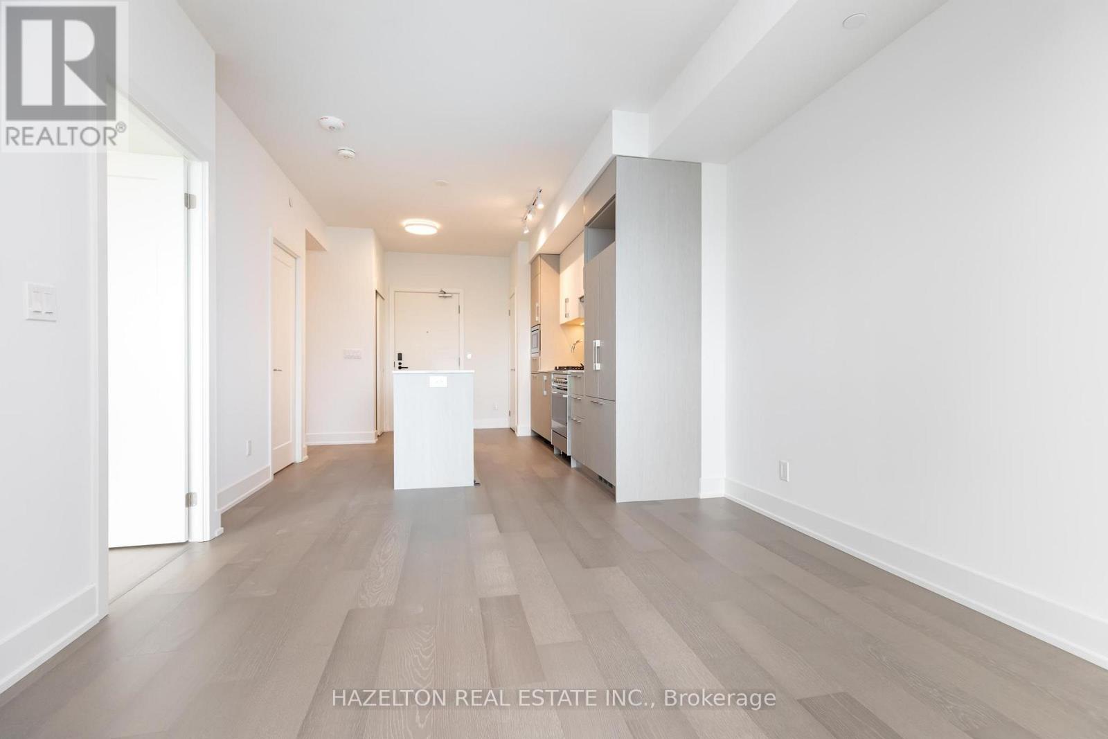 603 - 8 Manor Road W Property Photo 6